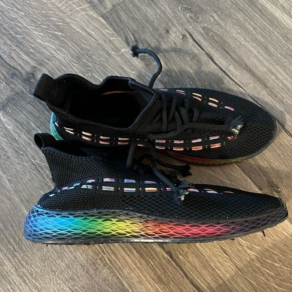 Wanted Women's Streak Sneakers Black Mesh Rainbow Gel Sole Size 7